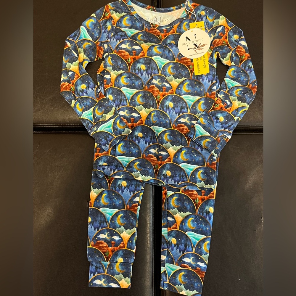 Nev Clothing 4T long sleeved night scape pajamas